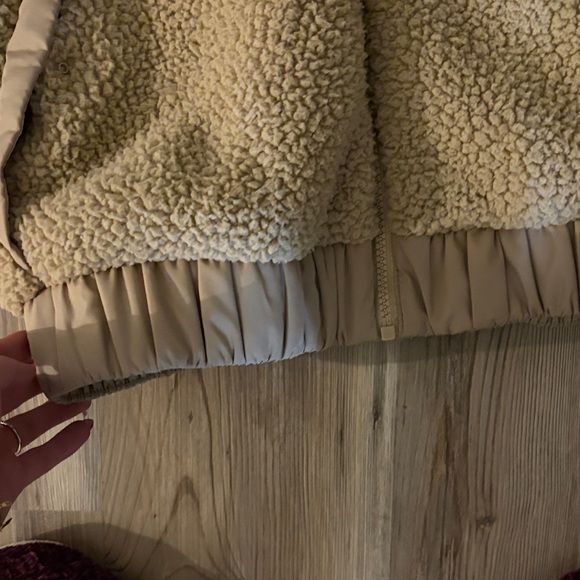 Old Navy Tan Sherpa Jacket - Picture 4 of 7